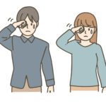 子どもの目が赤い原因を特定し、病院を受診すべき症状の判断や自宅でのケア方法について医師に相談している様子